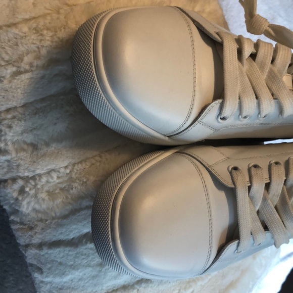 🖕🏽poshmark they kept my authentic shoes - Picture 5 of 7